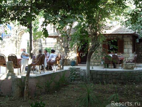 Malis Garden Hotel 16